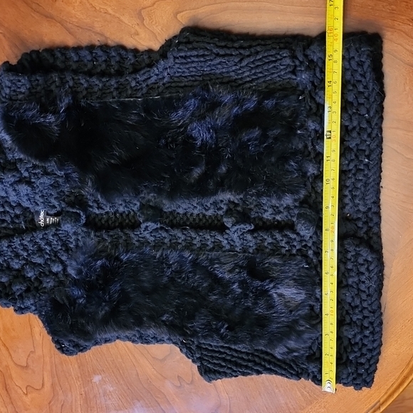 LE CHATEAU knit + fur hooded vest - Picture 11 of 12